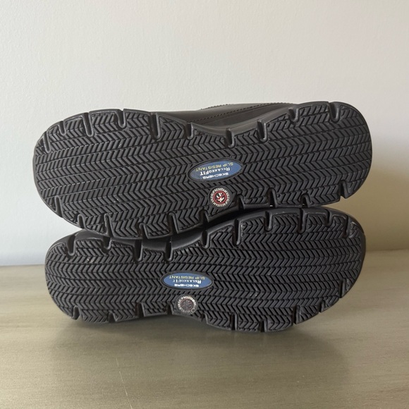 ❤️ Skechers | Black Slip Resistant Sneakers - Picture 7 of 9